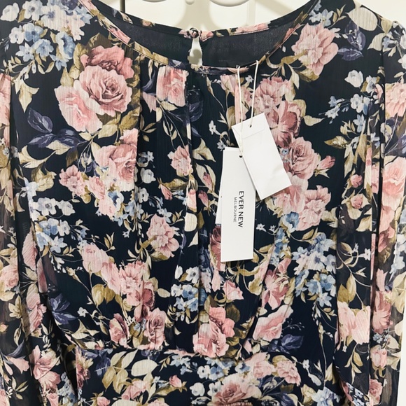 New with tags Ever New long sleeve crop blouse - Picture 6 of 7